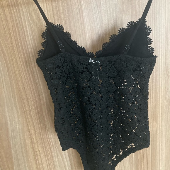 H&M Black Sleek Lace Bodysuit - Picture 4 of 4